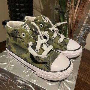 Converse camo high tops